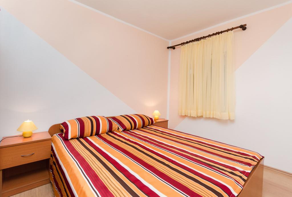 Apartments Dragan Lopar Esterno foto