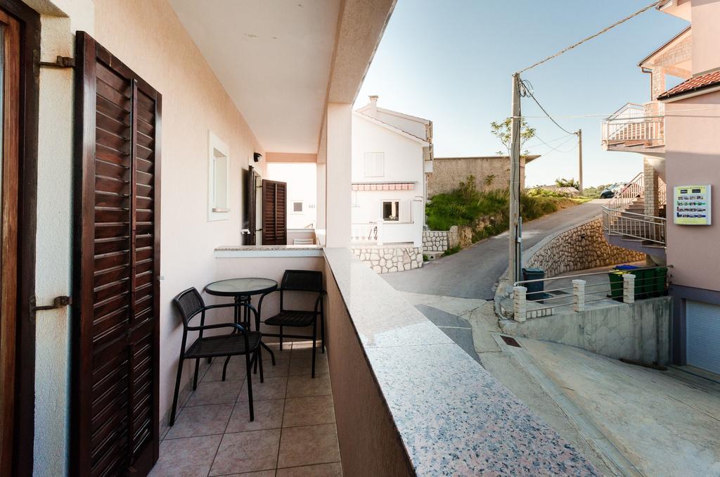 Apartments Dragan Lopar Esterno foto