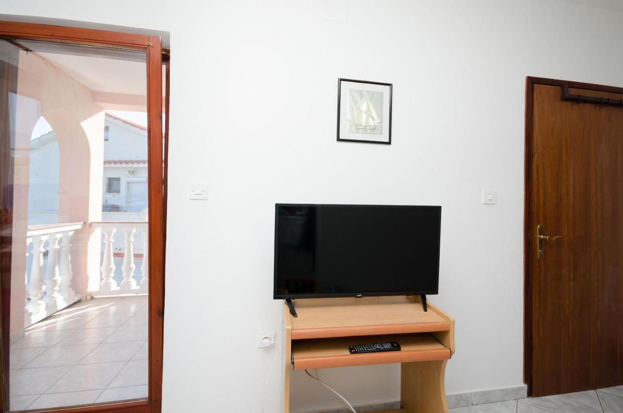 Apartments Dragan Lopar Esterno foto